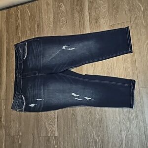 Maurices jean capris plus sz 24! Distressed and dark wash. Super cute!!Like New!